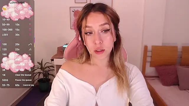 Dahlia  espresso online show from February 11, 9:05 pm