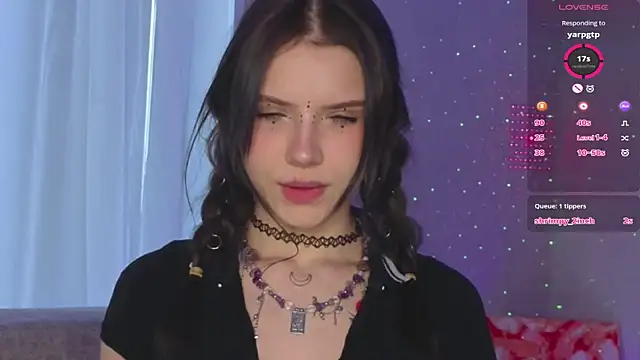 EvelyynLopez online show from October 18, 5:10 am