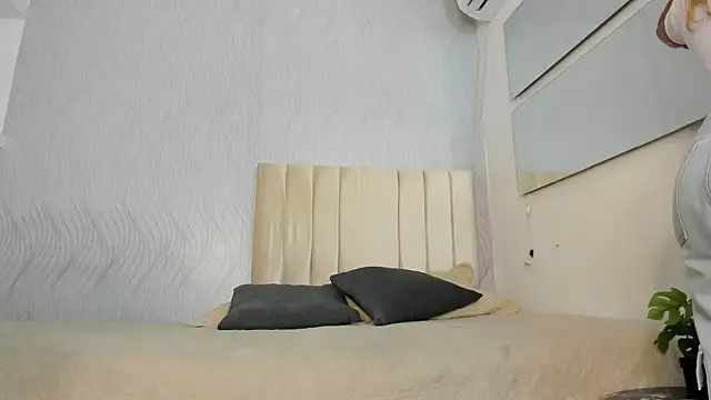 miranda villa online show from September 24, 12:37 pm