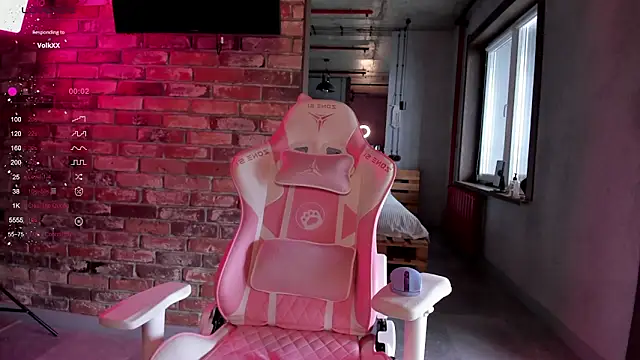 aesthetics  tease online show from October 3, 6:07 am