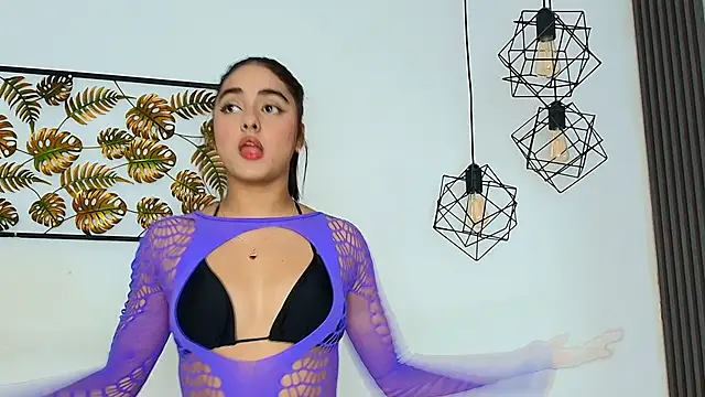 natalia aguirre1 online show from September 23, 1:31 pm