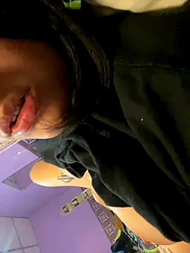 Nicol1997 online show from October 4, 9:52 pm