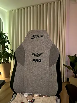 carolynnetrujillo online show from December 14, 5:02 am