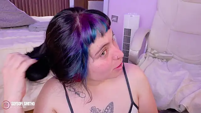 Lucy Smith2 online show from April 9, 6:19 am