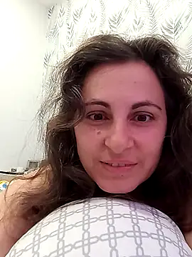 ShelaDiass online show from October 10, 5:45 am