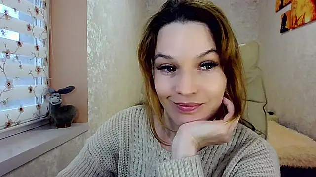 impossibleluna online show from March 18, 2:00 pm