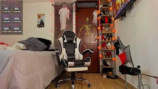 SophieBaker   online show from October 3, 3:22 am