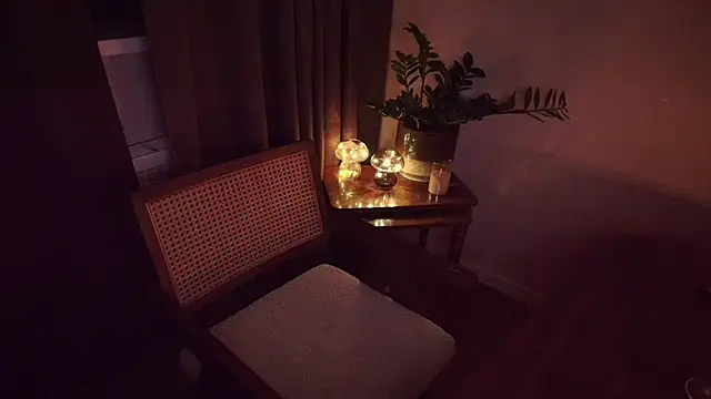 Nina24 online show from September 17, 7:01 pm