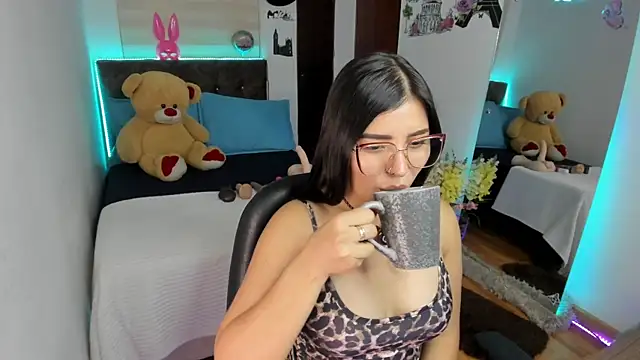 Luxxur69 online show from July 21, 10:54 pm