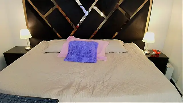 Amelie saenz online show from March 25, 7:50 pm