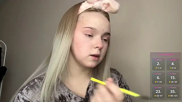 ZaraCreedon online show from February 24, 11:31 am