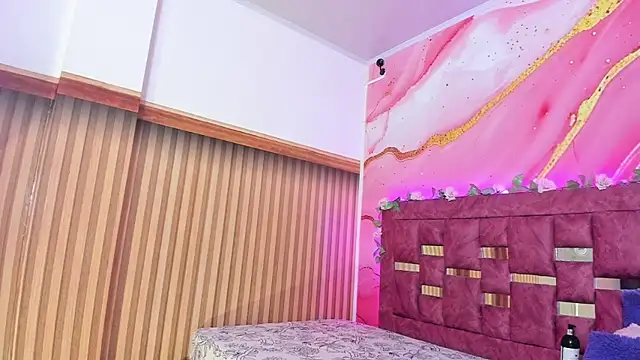 Daisy  rose online show from December 5, 3:06 am