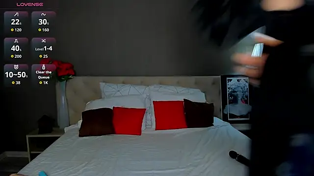 Emma  Leee online show from September 18, 12:09 am