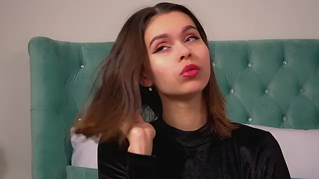 PollyLanders online show from November 21, 7:38 pm