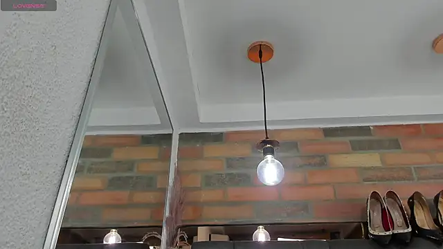 JESSYCORTES online show from November 7, 2:55 pm