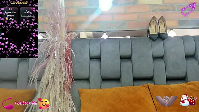 JESSYCORTES online show from December 3, 4:20 pm