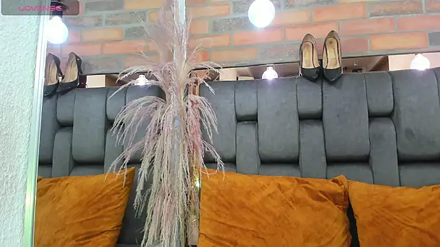 JESSYCORTES online show from February 2, 8:41 pm