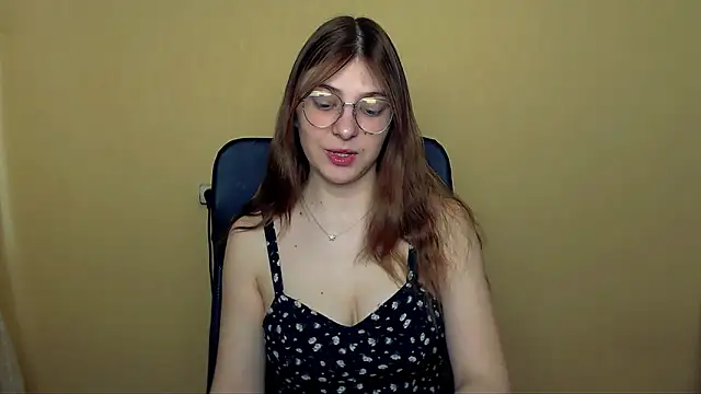 Luna Lush  online show from March 27, 10:38 am