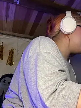 SophiaWeestt99 online show from April 10, 6:30 am