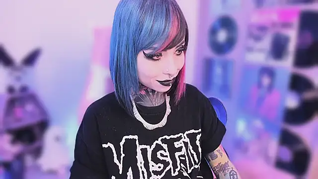 NikkiRamone online show from November 10, 10:27 pm