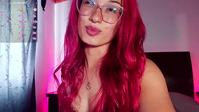 luccycollins  online show from July 1, 3:33 pm