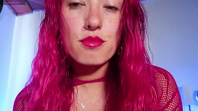 luccycollins  online show from March 12, 3:04 pm