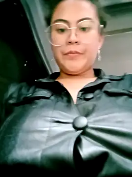 lara moon25 online show from October 1, 9:09 pm