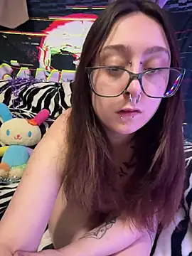 NovaLove2002 online show from April 5, 4:22 am