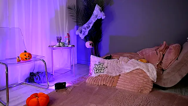 BetsyGonzale online show from October 30, 5:10 am