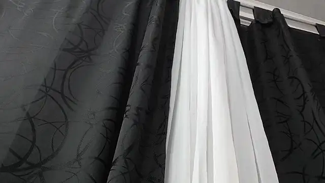 Kitten Hot  online show from December 19, 10:40 am