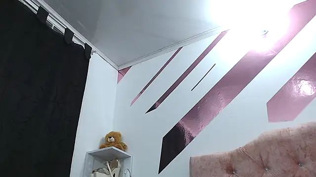 Kitten Hot  online show from September 10, 10:26 am