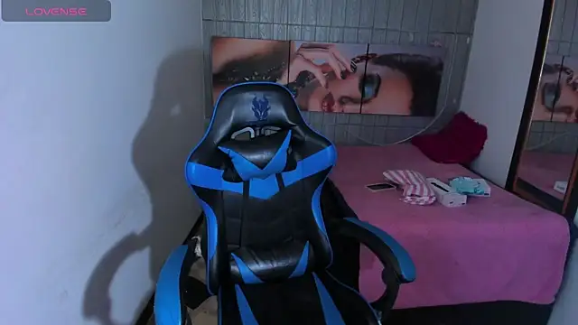 Catalehia Milk online show from September 12, 3:40 am