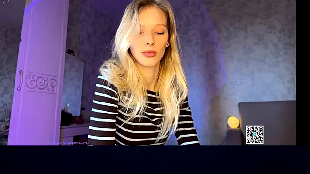 Evvie Summn1 online show from September 29, 6:07 am