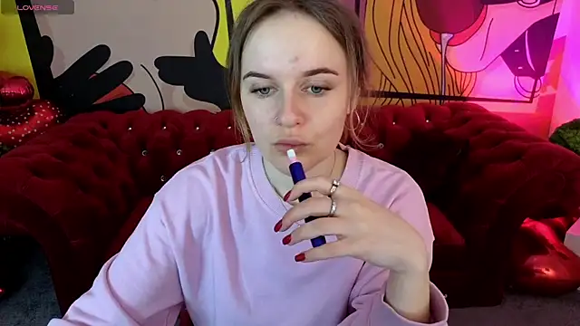 MaribelRiverr  online show from April 11, 5:35 am