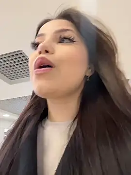 Chloe  Moon online show from March 27, 2:40 pm