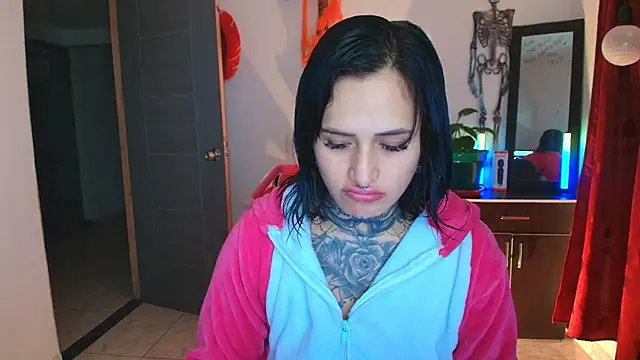 TinnaDawsom online show from October 14, 1:08 am