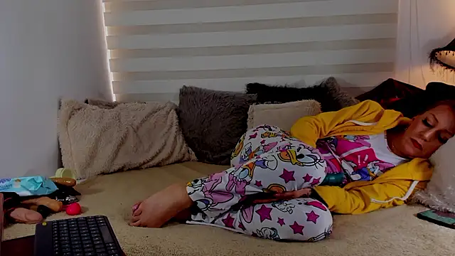 Sammykatt online show from February 4, 5:27 pm