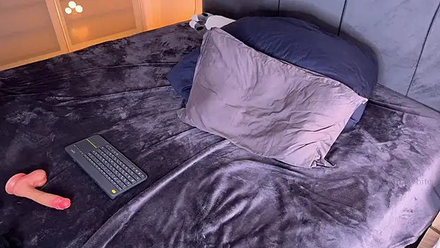 mirai meeow online show from January 31, 7:11 pm