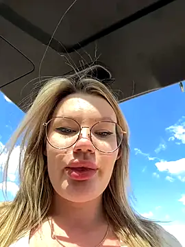 justmilaa online show from September 18, 10:58 am