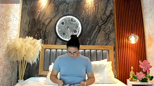 BellaPeers  online show from April 16, 11:43 am