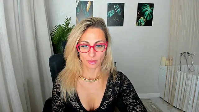 MuseOfStage online show from December 4, 11:23 am