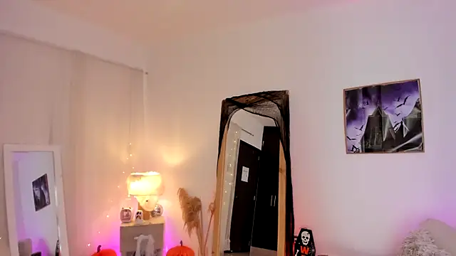 viooletaa online show from October 20, 7:06 pm