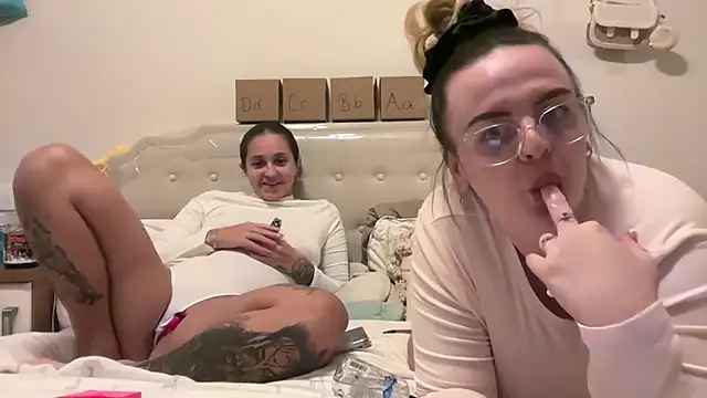 Sexyyduoxx online show from November 27, 7:50 pm