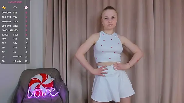 OdetteHarwick online show from April 10, 7:14 am