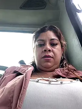 Laura-Hernandez online show from March 11, 5:04 pm