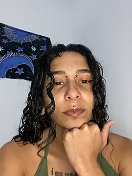 dafyne  online show from July 6, 11:29 pm