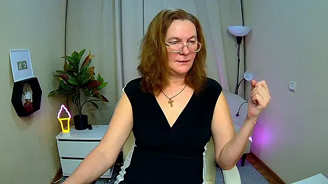 HolyMilfa online show from February 28, 1:43 pm