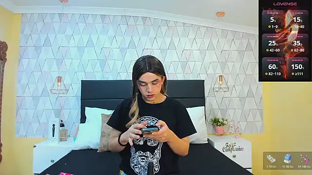 JustinePerry online show from October 20, 4:04 am