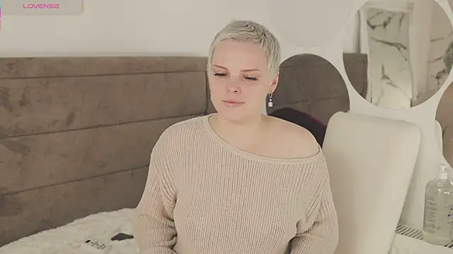 LikaBerry1 online show from September 30, 12:44 pm