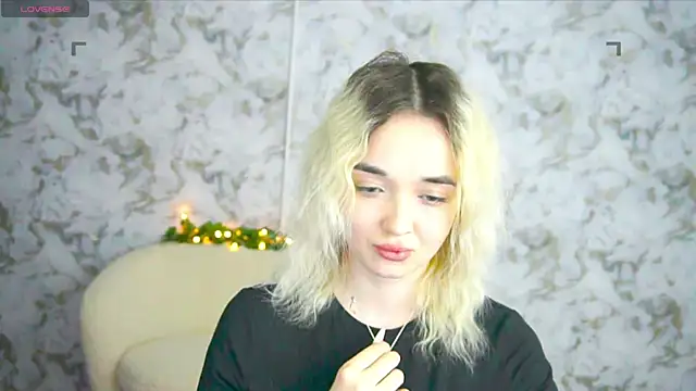 Ashley S online show from May 15, 11:29 pm